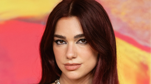 Dua Lipa Brought Tortoiseshell Nails Back from the Trend Graveyard—See the Photos